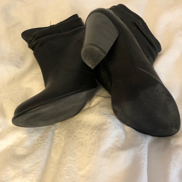 Boots - Picture 4 of 6